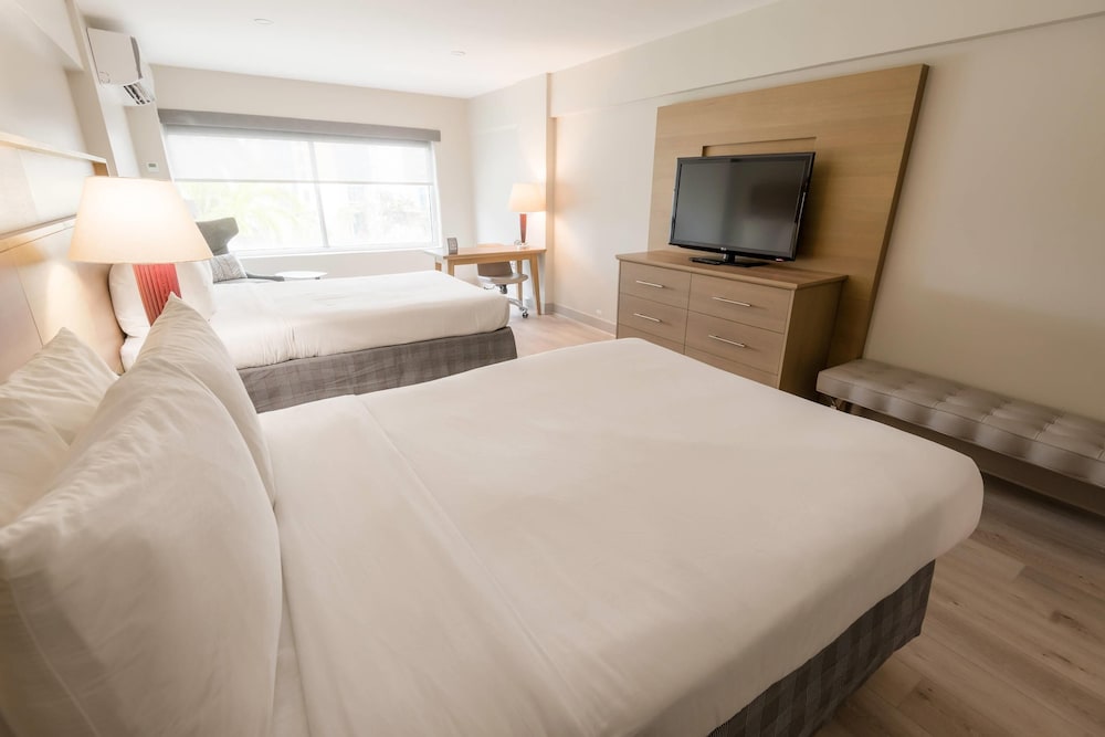 غرفة بريميوم بسريرين مزدوجين، Radisson Hotel Trinidad 3/9