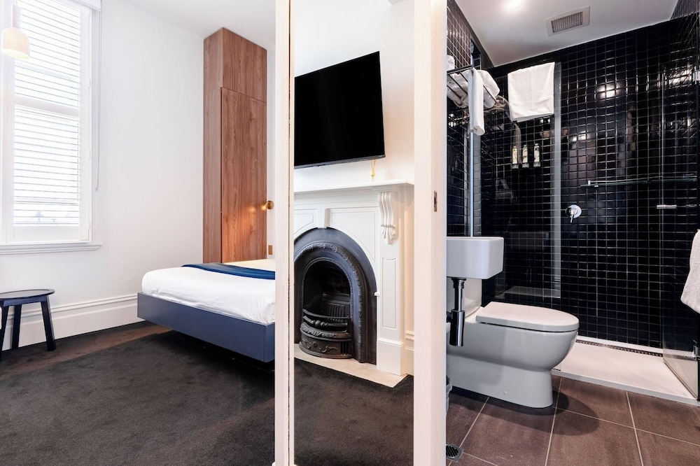 Middle Park Hotel 62/63