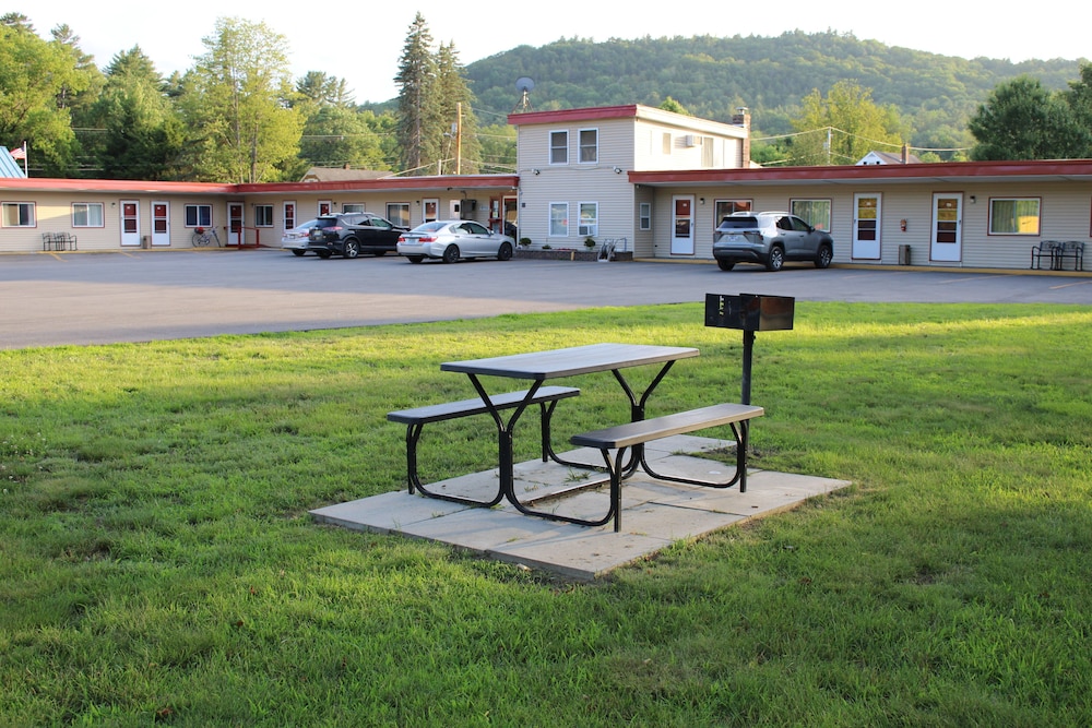 Claremont Motor Lodge 28/29