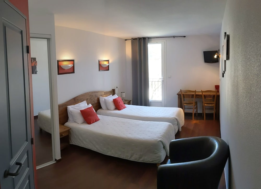 Hotel Le Pradet 12/42