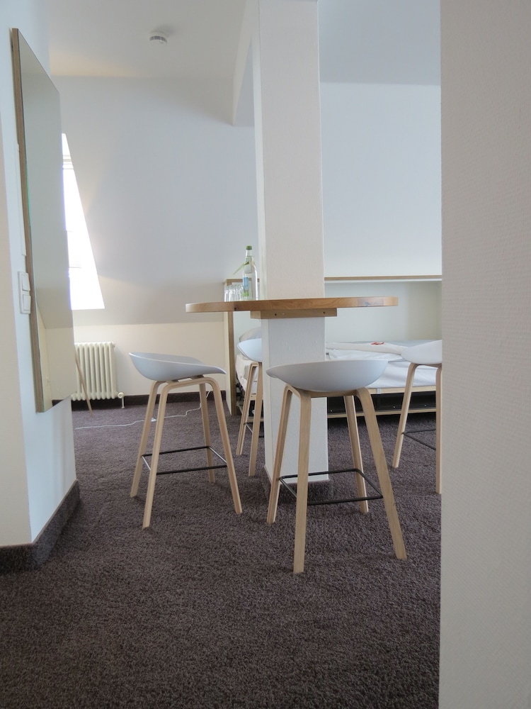 Comfor Hotel 62/72