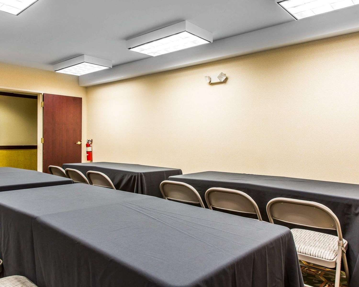 Comfort Inn East Windsor - Springfield 4/13