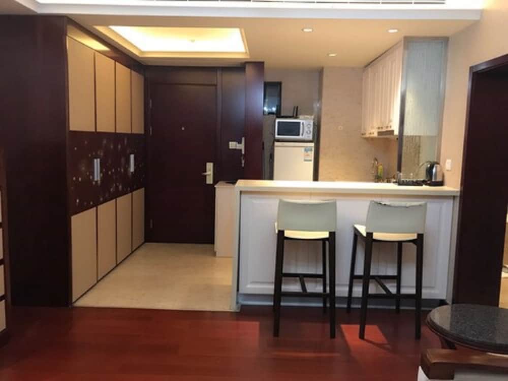 Shanghai ZiYuan Service Apartment 44/61