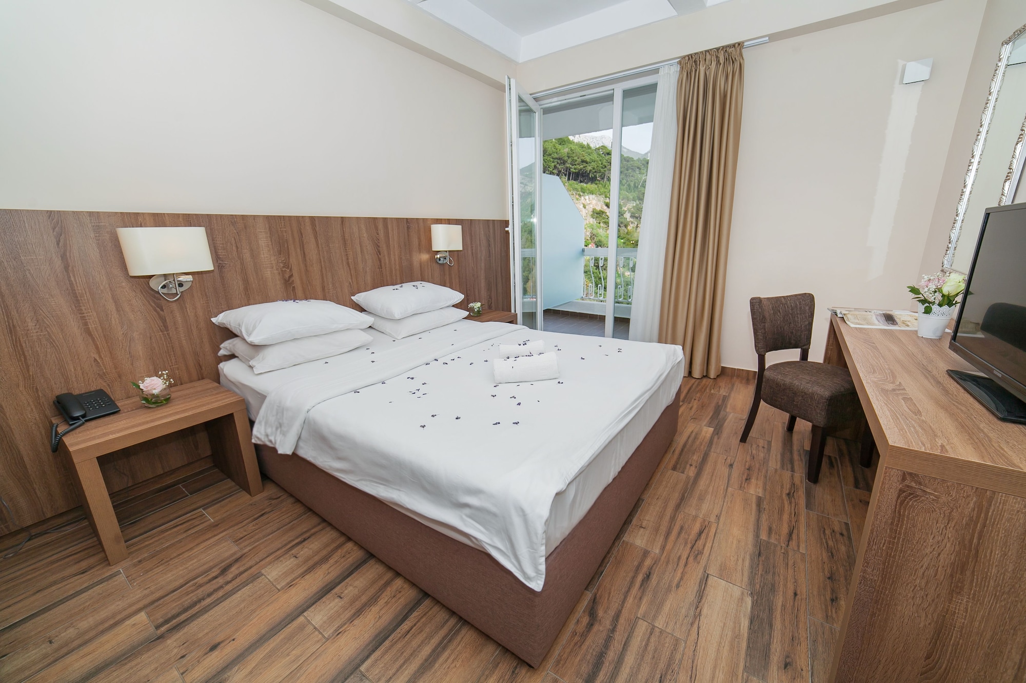 2 Bedrooms, Panoramic, Suite, 1 Single and 2 Double Beds, Sea View, Terrace