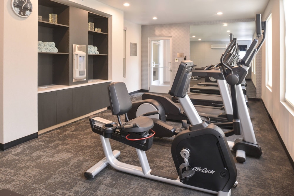 Fairfield Inn & Suites by Marriott Pittsburgh New Stanton 20/37