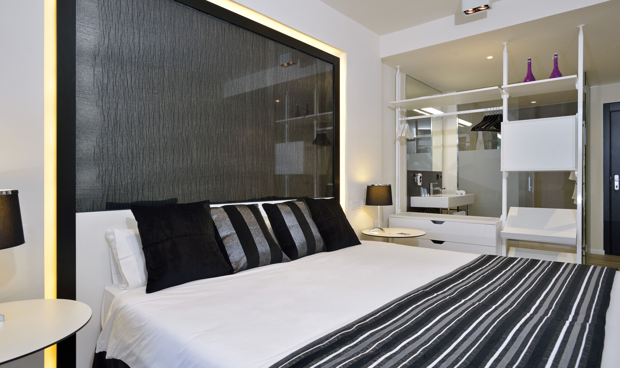 Grand, the Level, Suite
