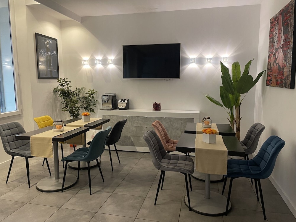 HOTEL ANNA LIVIA 45/56