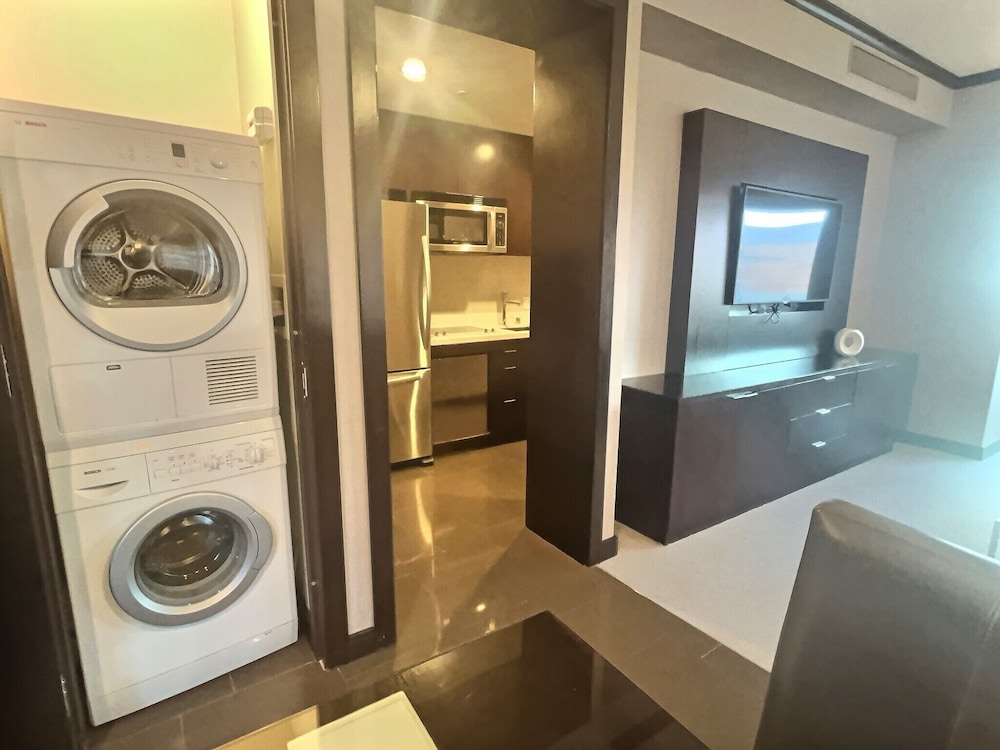 Jet Luxury At The Vdara Condo Hotel 9/70