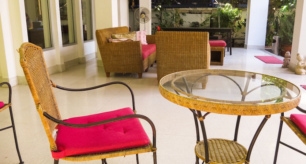 BAAN SILOM SOI 3 7/51