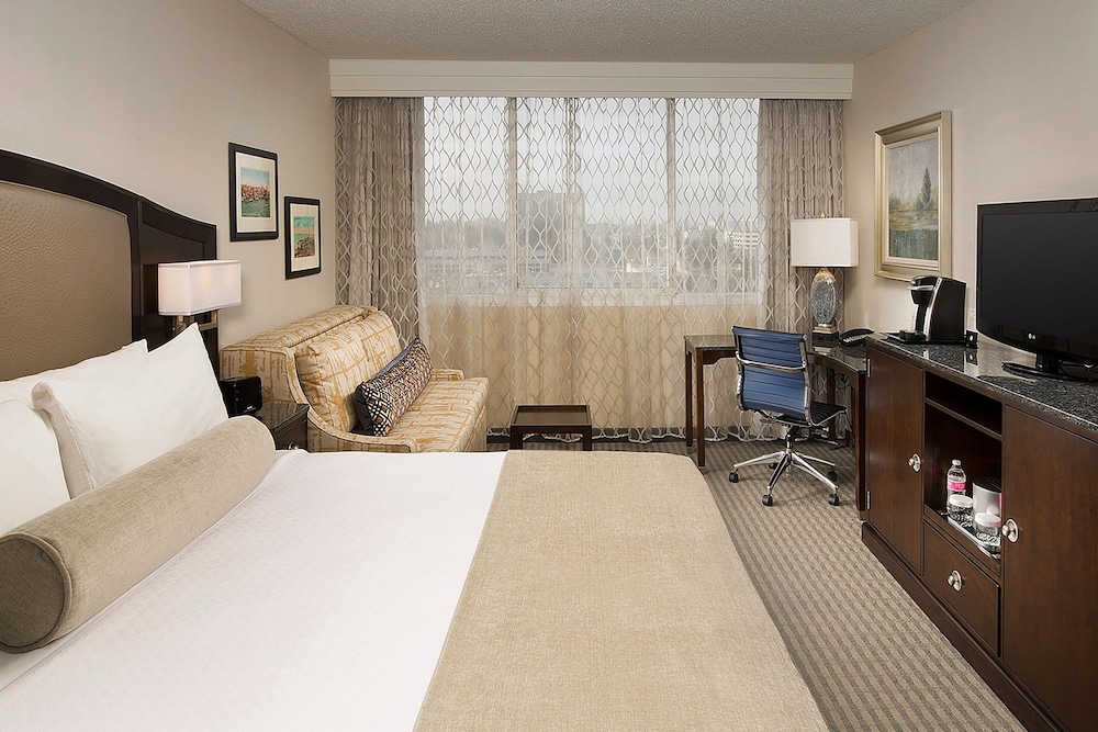 غرفة قياسية بسرير كينج