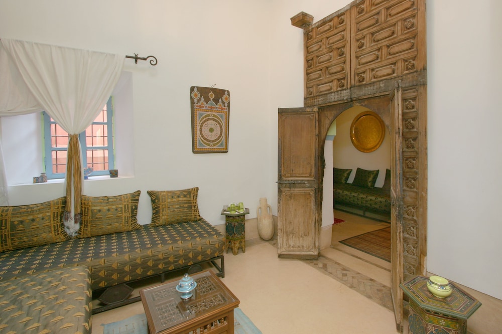 Riad Karmela 33/50