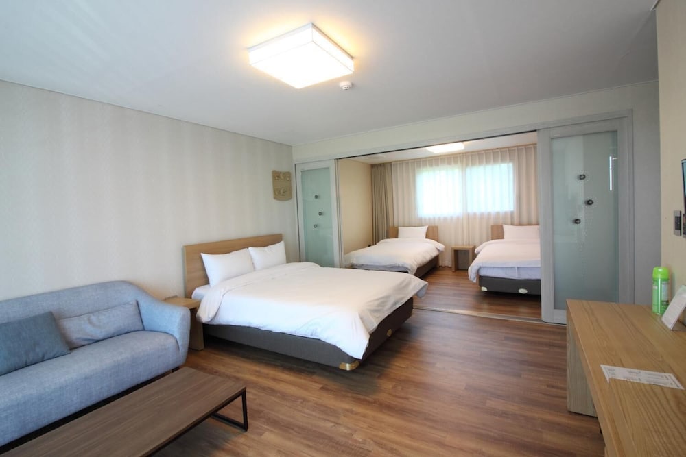 Suave Hotel 15/30