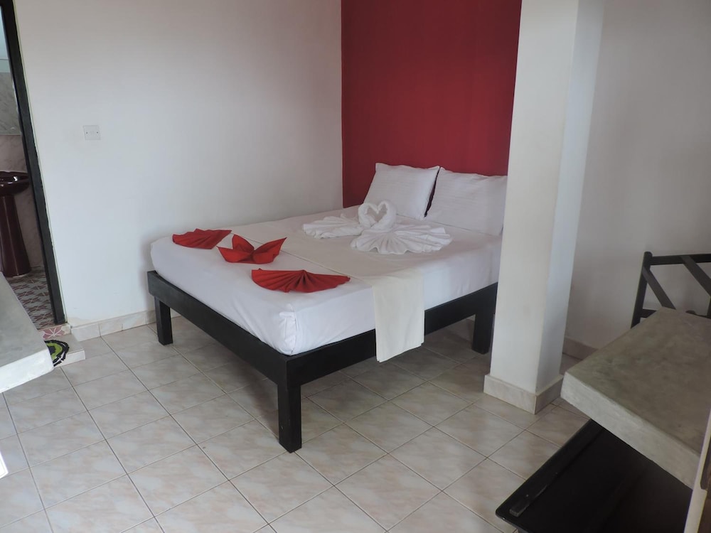 Sea View Beach Hotel 8/47