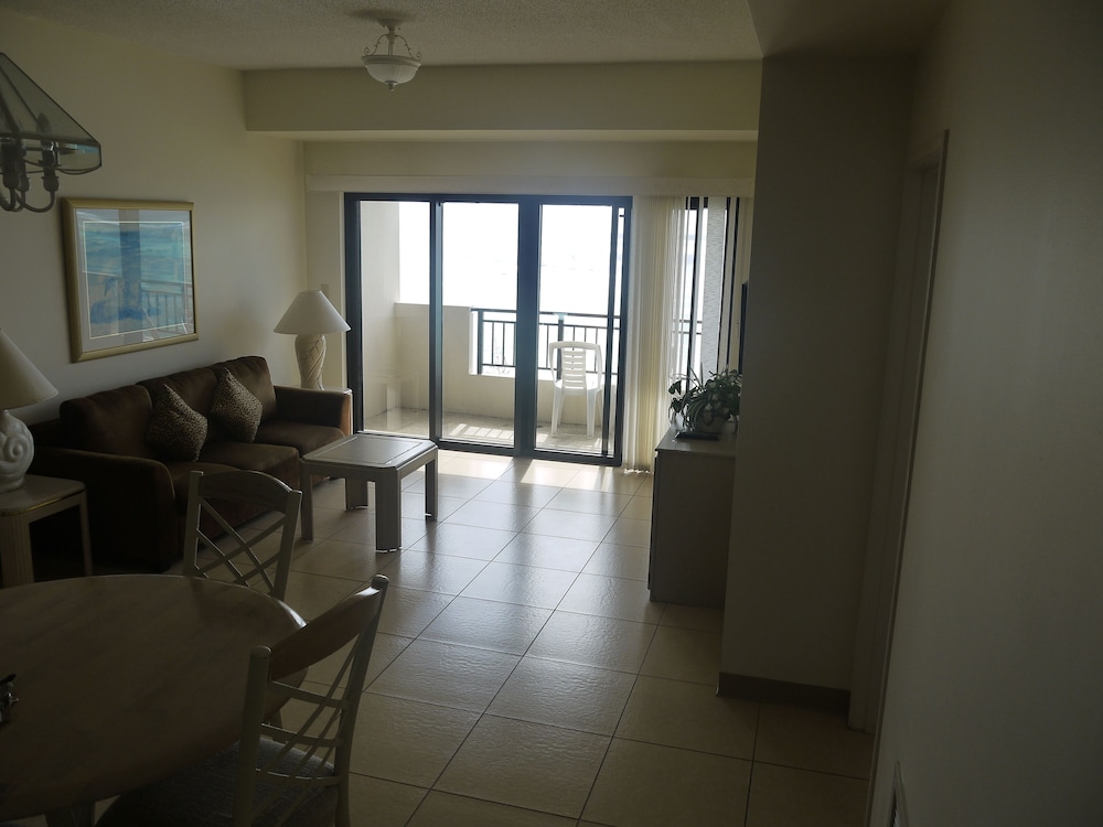 Aquarius Beach Tower 28/57