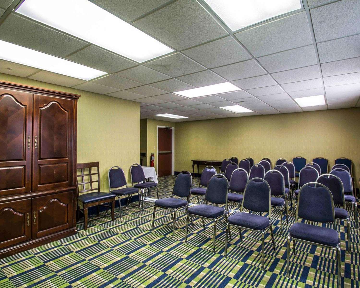 Comfort Inn & Suites Lantana - West Palm Beach South 33/40