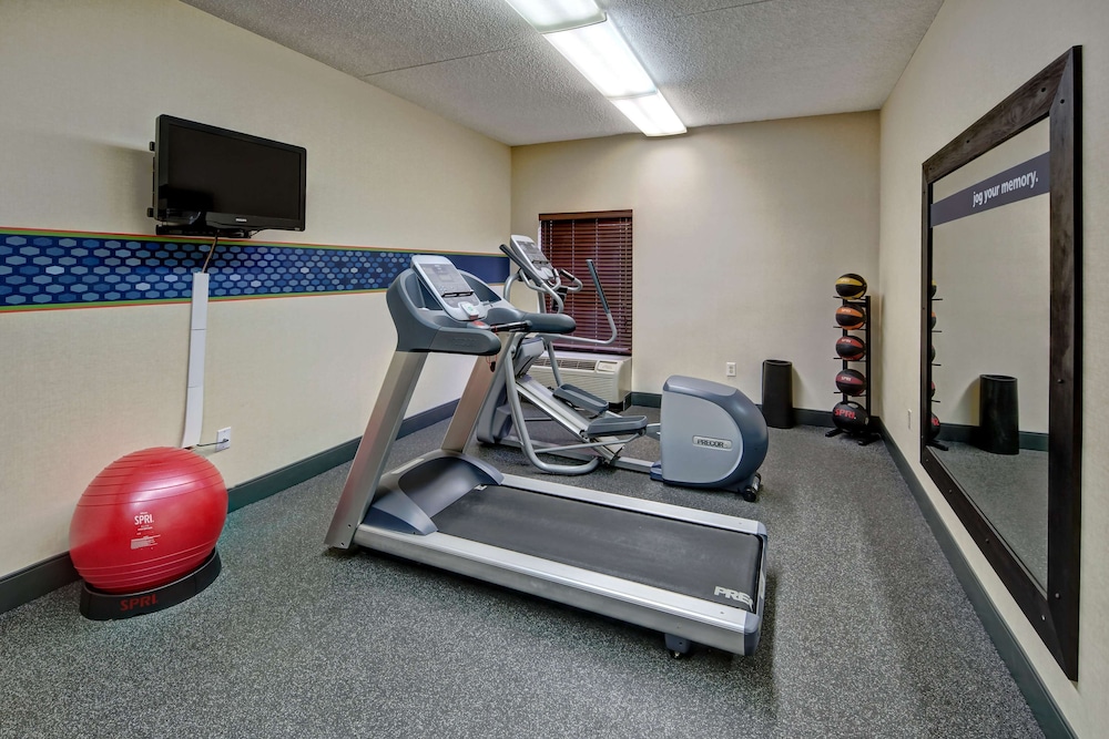 Hampton Inn Clarksville 38/77