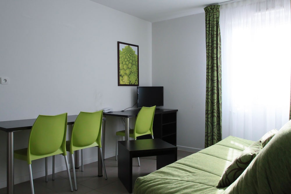 KOSY Aparthotel Campus del Sol Esplanade 24/67