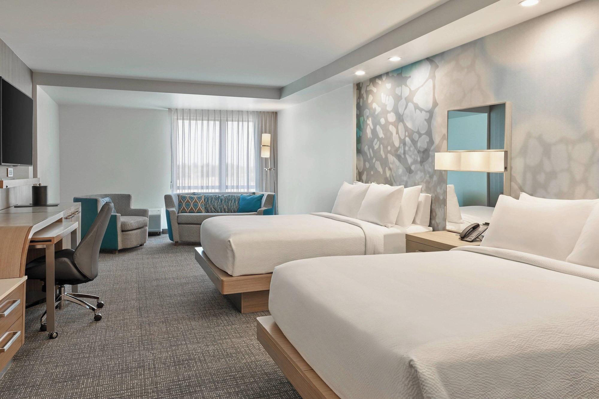 suite, multiple beds