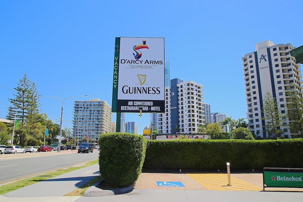 Darcy Arms Motel 48/52