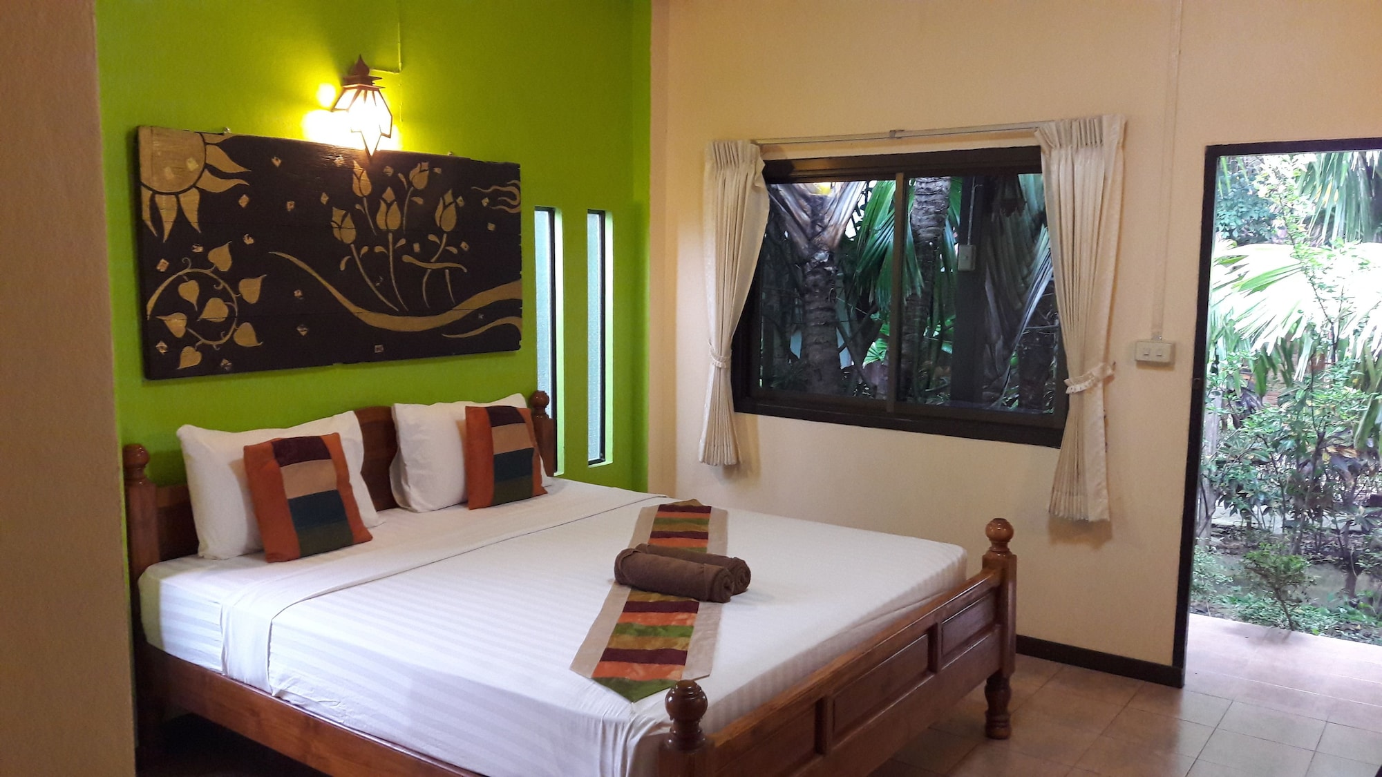 SUPERIOR, DOUBLE BED
