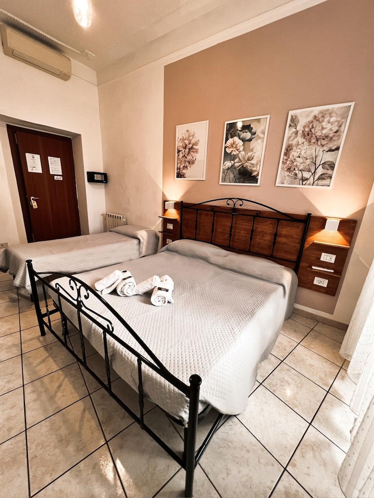 TOWER, COMFORT, QUEEN BED