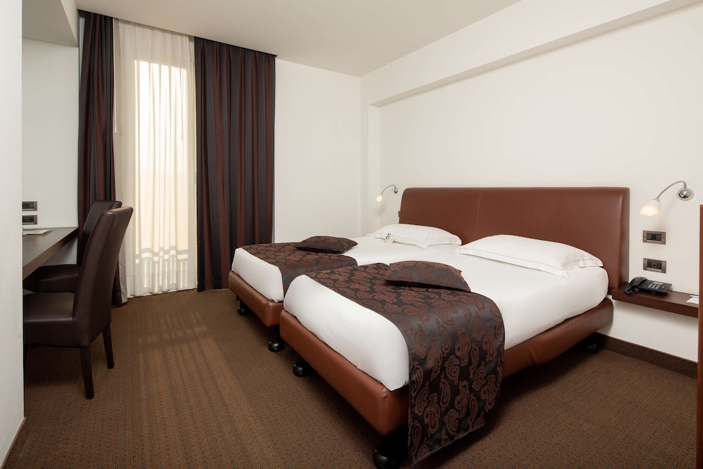 Best Western Hotel Biri 21/35