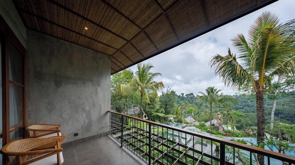 ULU Valley Retreat 24/50