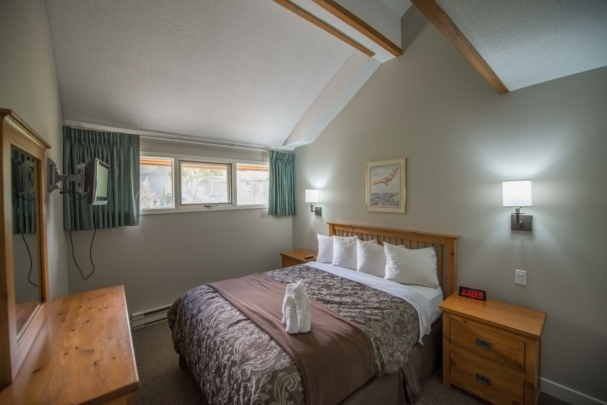 3 Bedrooms, Condo, 2 Queen and Twin Beds, 2 Bathrooms, Sofa