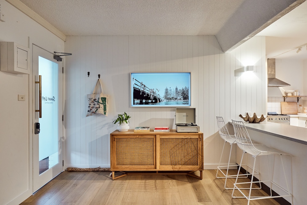 Brunswick Chalet 69/70
