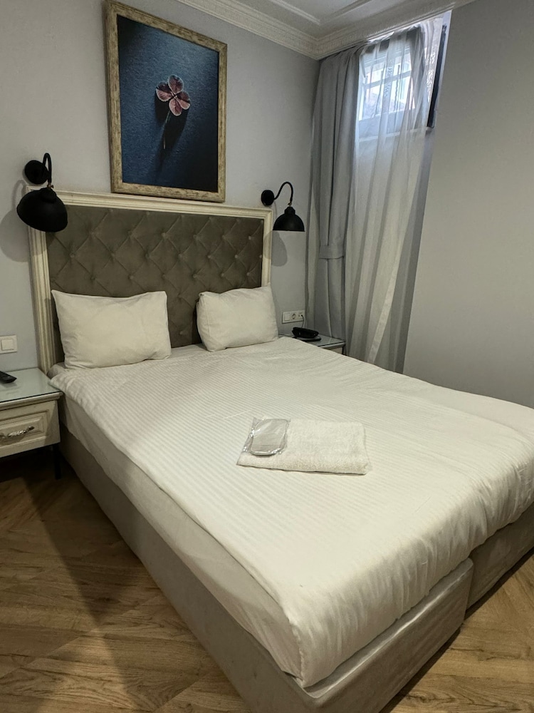 Good Night Hotel Istanbul 17/57