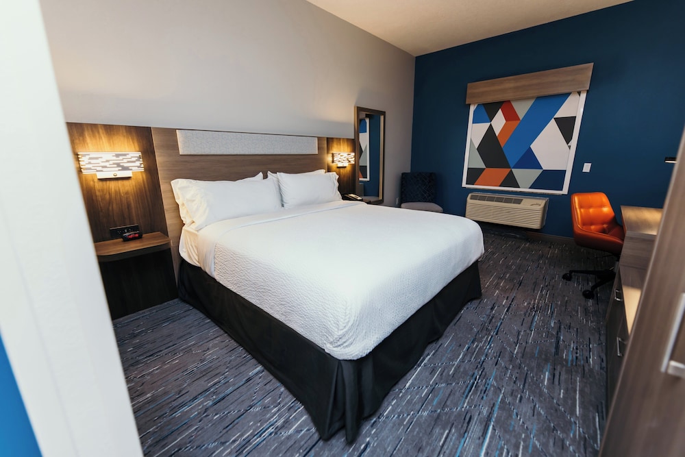 Holiday Inn Express Suites Urbandale Des Moines 16/50