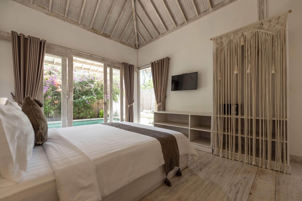 2 BEDROOMS, COMFORT, VILLA, PRIVATE POOL