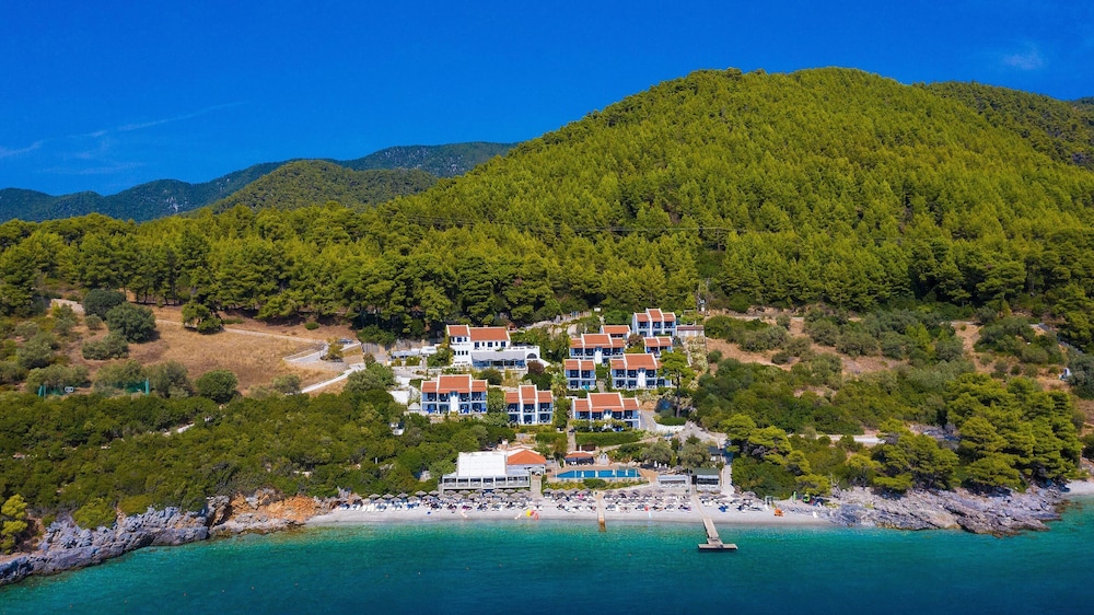 ADRINA BEACH 57/67