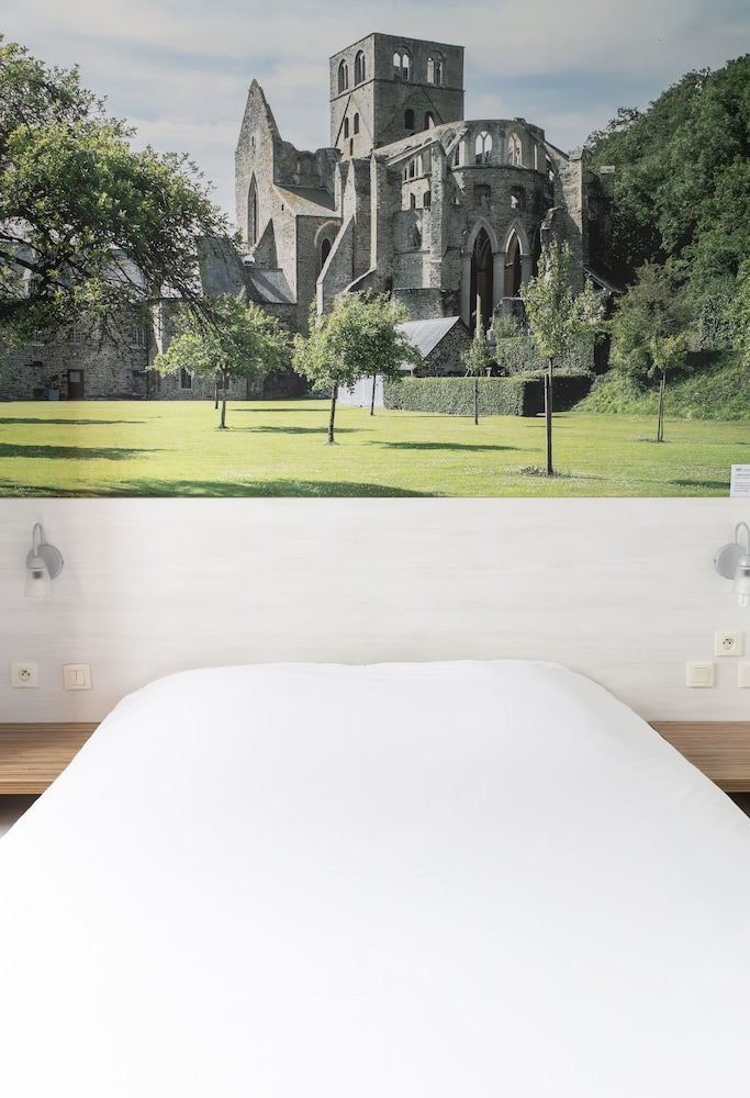 Brit Hotel Confort Saint-Lo 46/50