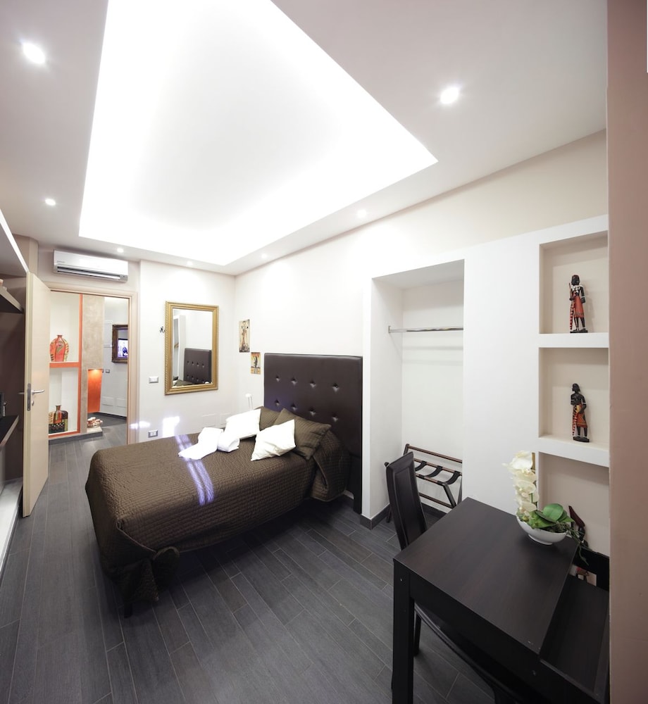 B&B Home 77 27/63