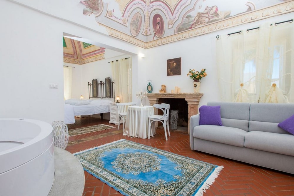 Casina Dei Cari 50/72