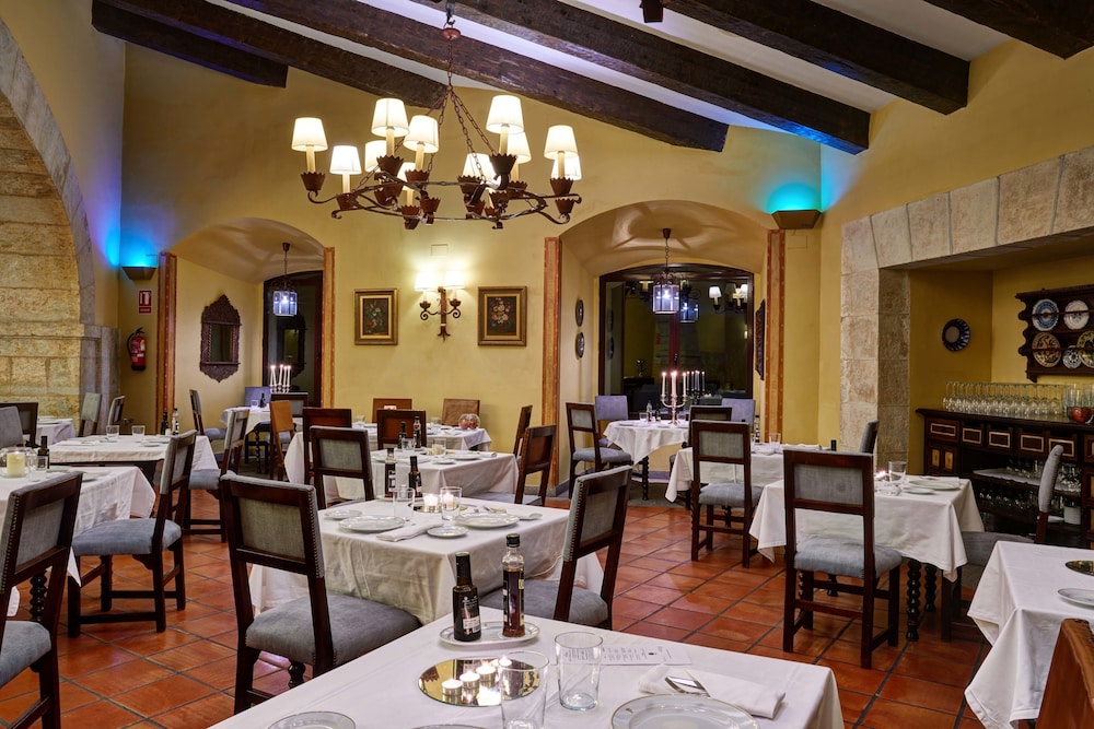 Parador De Ciudad Rodrigo 32/50
