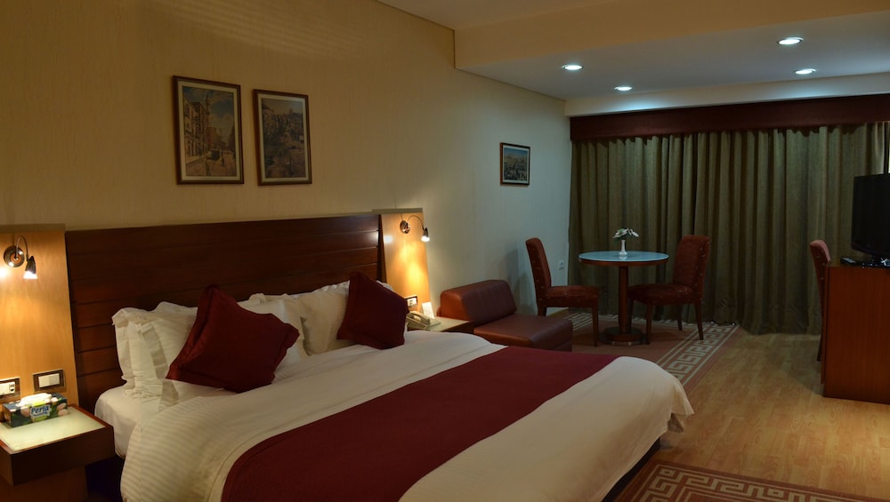MONTEVERDE HOTEL 15/64