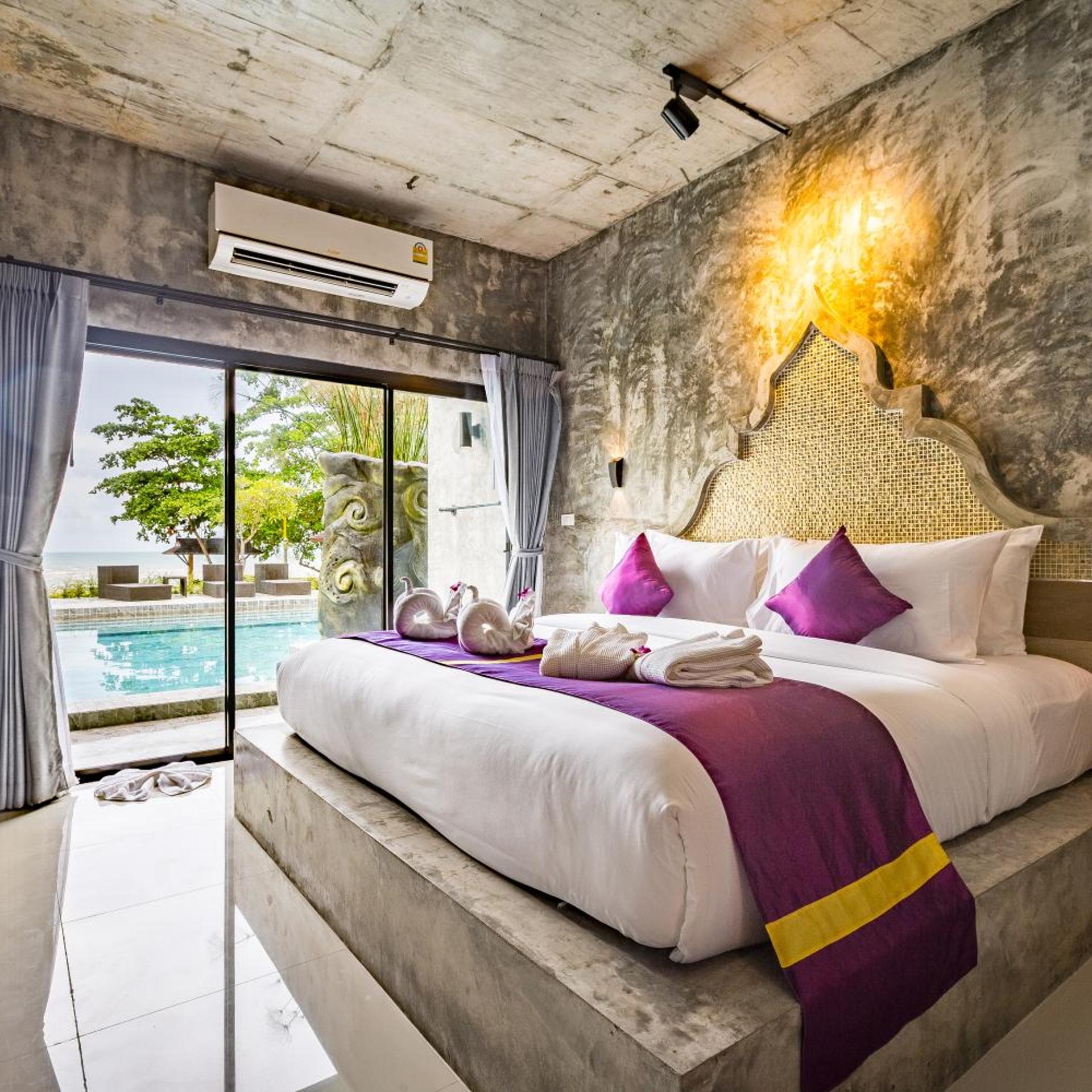 Deluxe, Double or Twin Bed, Sea View, Pool Access