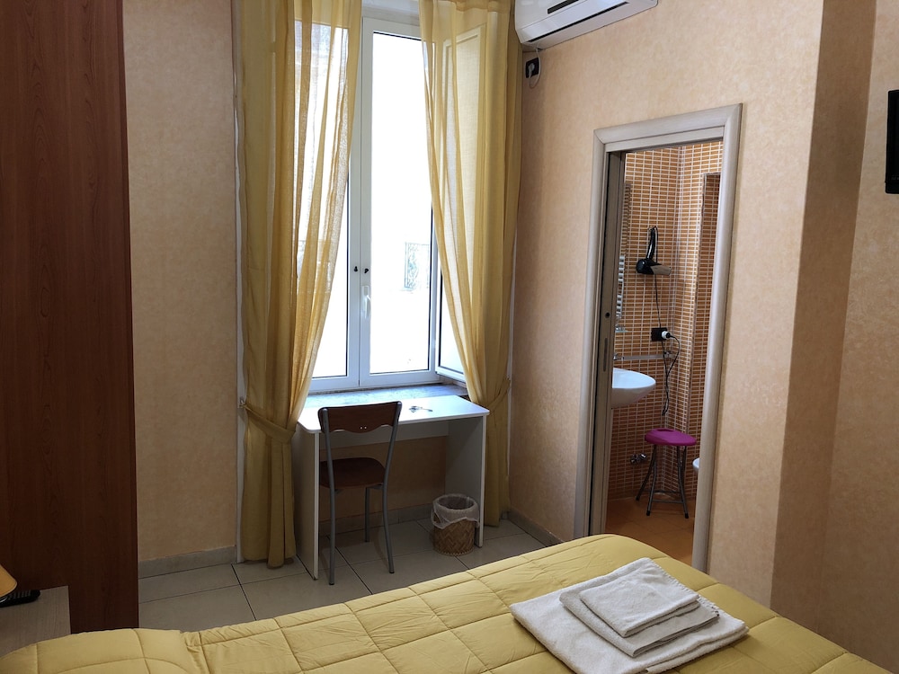 B B Quattro Palazzi Napoli 27/48