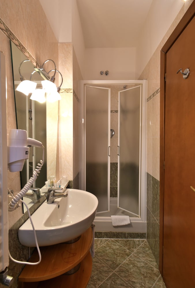 Hotel Cavour 54/58