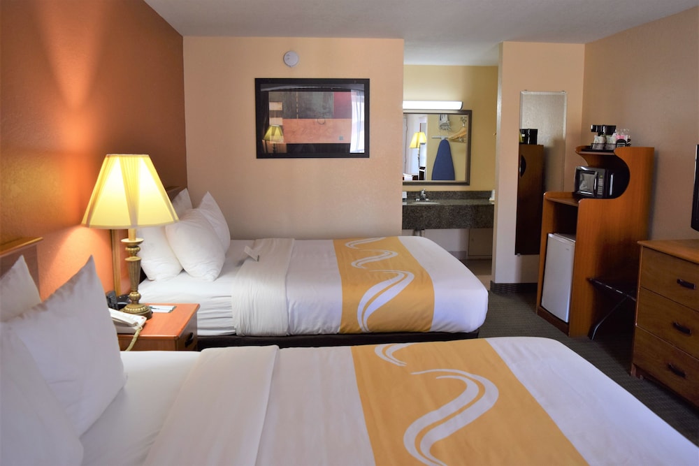 Quality Inn Kennedy Space Center 27/47