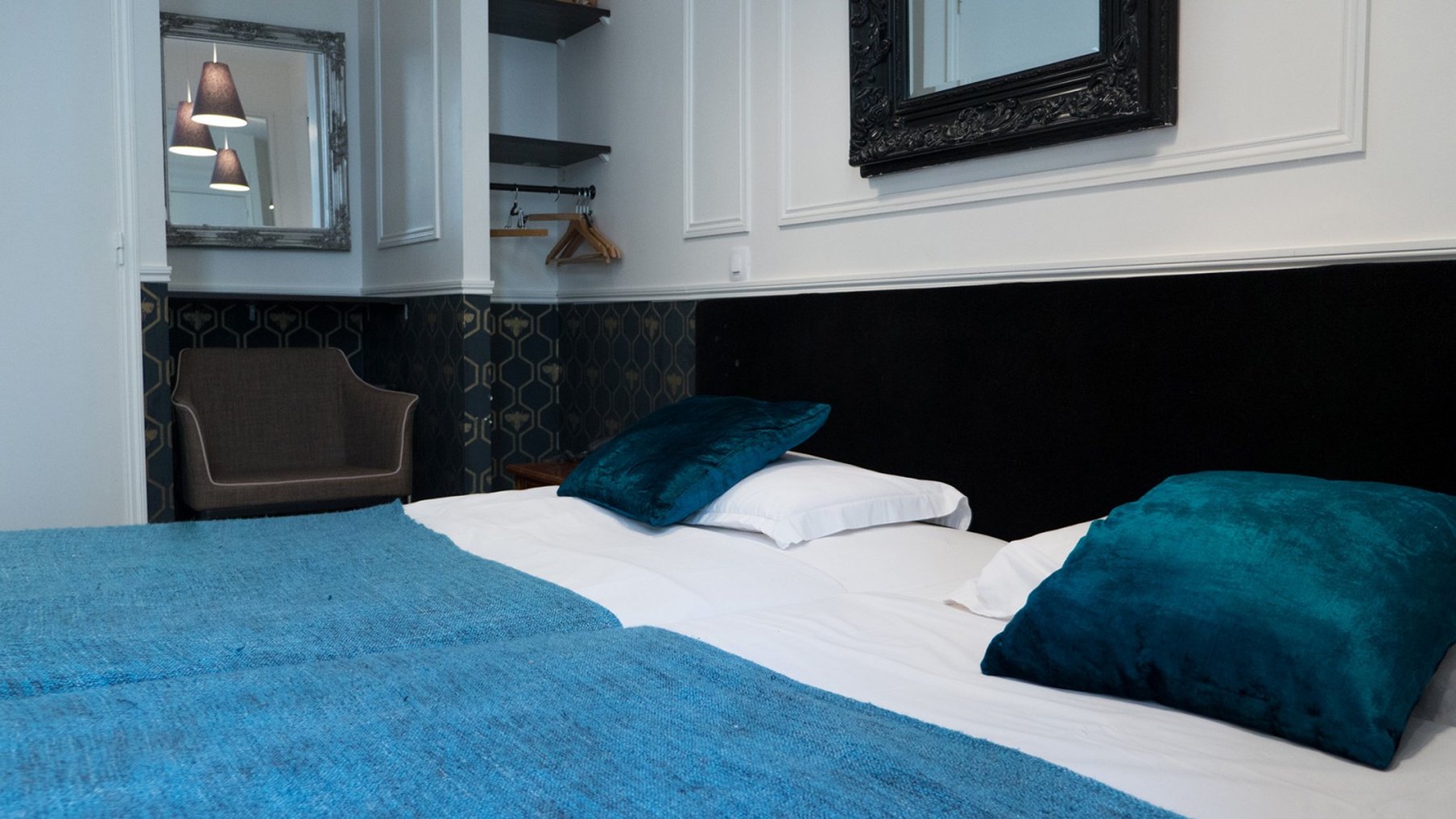 Hotel Petit Saint Honore 7/28