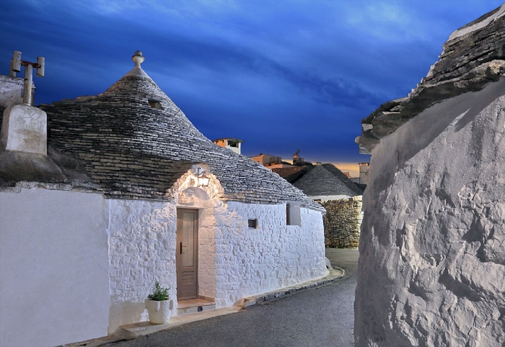 Trulli Holiday Albergo Diffuso 4/64