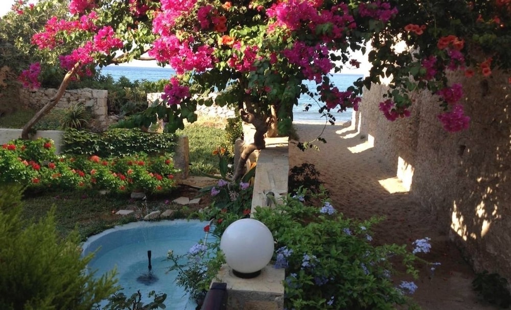 Asterias Studios Apartments 39/50