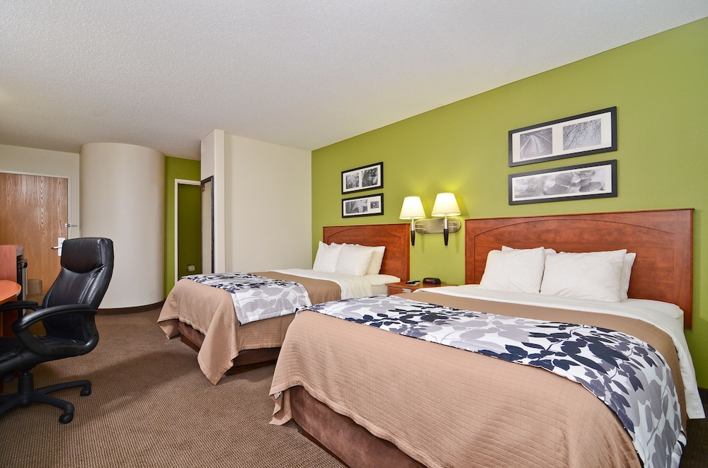 Sleep Inn and Suites Conference Center And Water Park 8/52