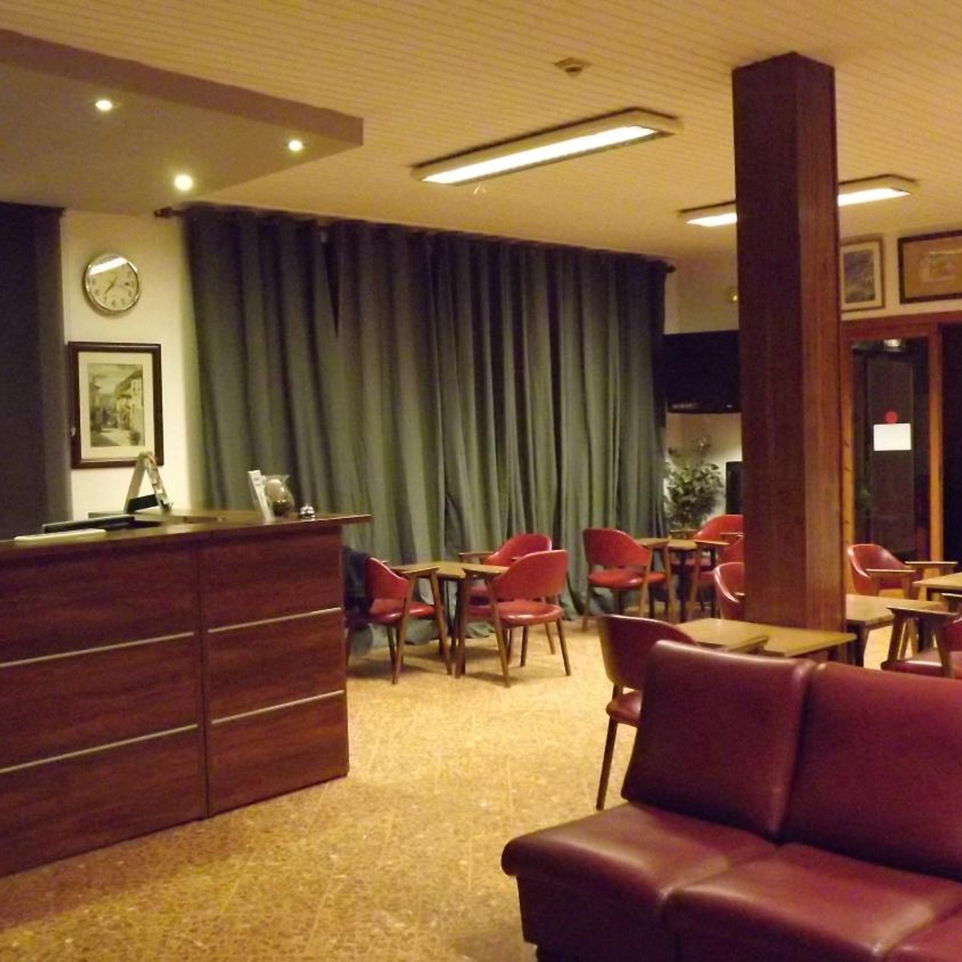 Miami Hotel 37/54