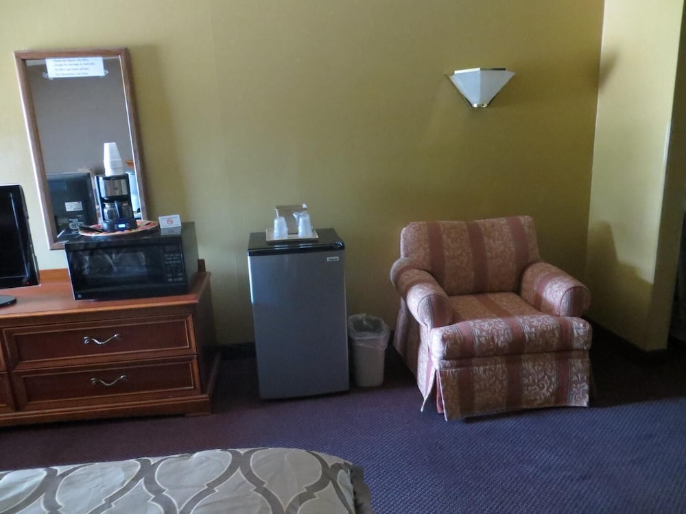 Days Inn Colorado Springs/Garden of the Gods 4/36