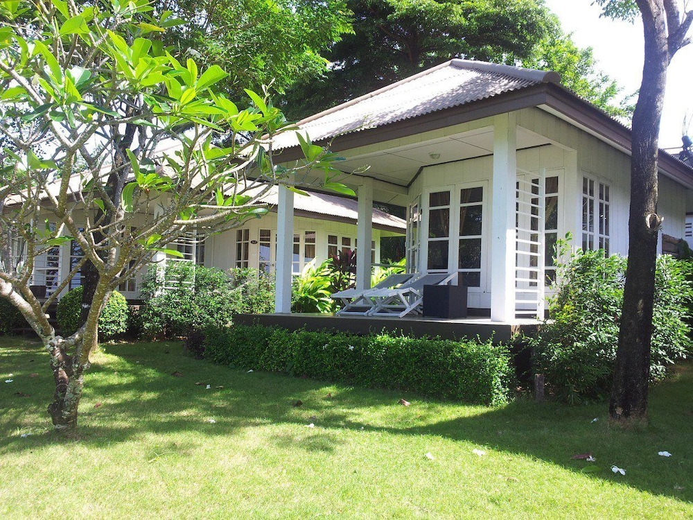 MAKATHANEE RESORT 59/63