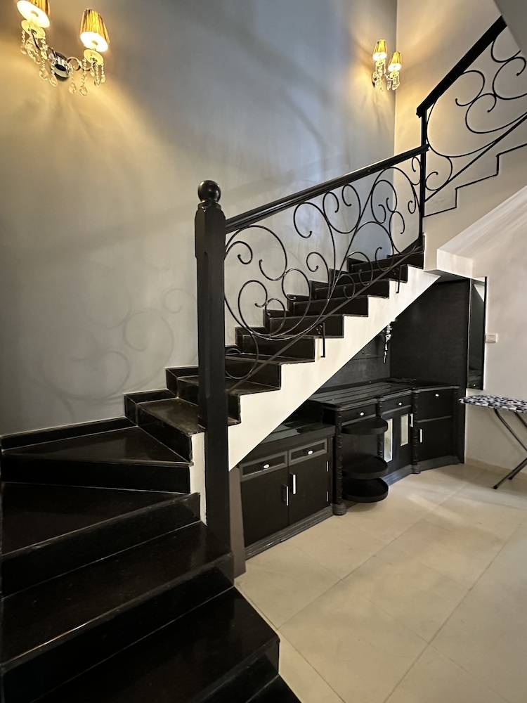Riviera Hermitage 8/50